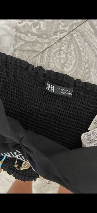 Crop Top negro Zara conchas