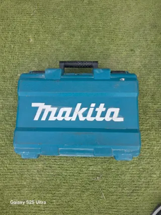 Se vende Taladro Makita 14.4V con maletín y baterí