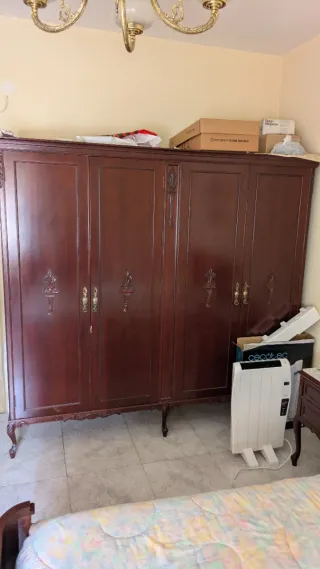 Armario de madera 4 puertas