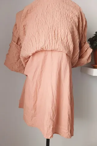 Vestido Pull&Bear rosa efecto arrugado