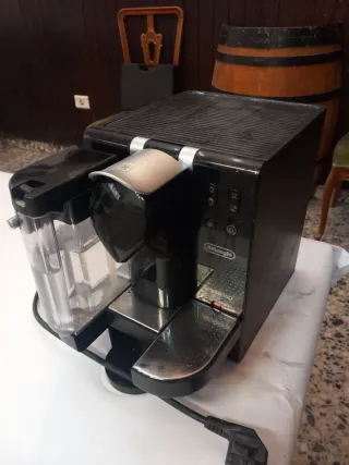 Cafetera DeLonghi Nespresso Negra