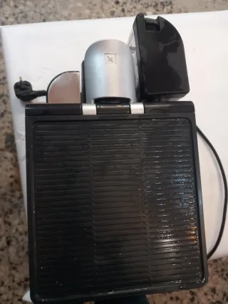 Cafetera DeLonghi Nespresso Negra