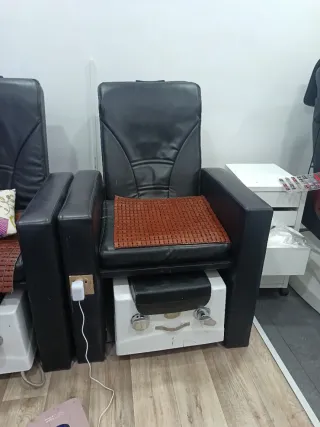 Sofá de pedicura negro y blanco