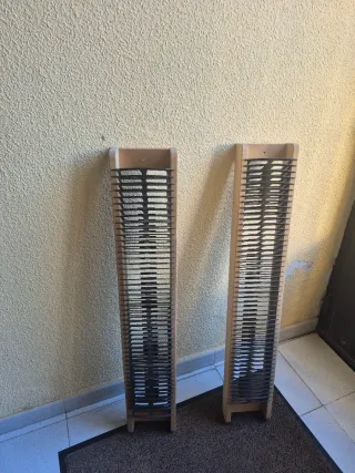 Porta CDs de madera y plástico