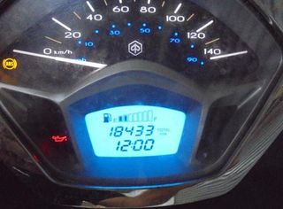 Caja bateria piaggio liberty 125 abs 7935