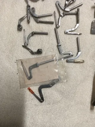 Accesorios: Overlokk,Áncoras, Guía, Prensa,Fotos