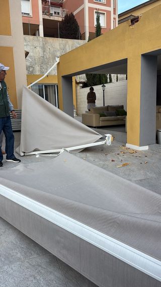 Toldos gris y blaco de segunda mano