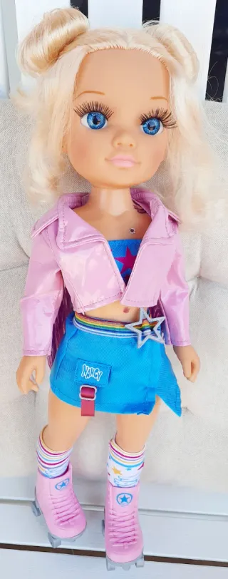 Nancy Patinadora Muñeca