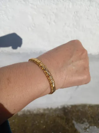 Pulsera antigua dorada nueva