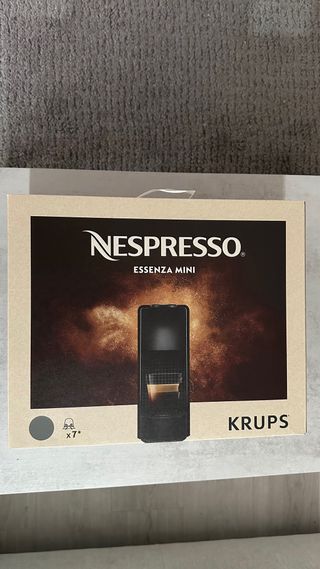 Cafetera Nespresso Essenza Mini Krups
