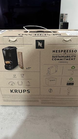 Cafetera Nespresso Essenza Mini Krups