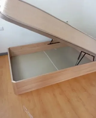 Canapés y colchones nuevos