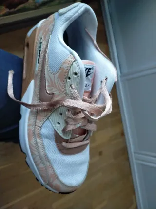 Zapatillas Nike Air Max Rosa y Blanco