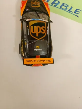 Scalextric Porsche 911 GT3 Cup UPS con luces 1.32