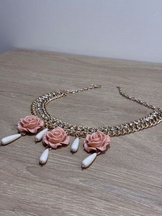 Collana oro rosa con rose e cristalli