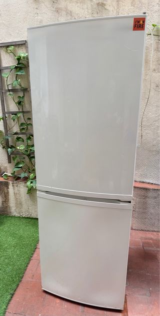 Heladera blanca (con congelador)