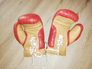 Luvas de boxe vintage em pele