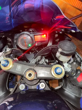 Suzuki GSX-R Azul y Blanca