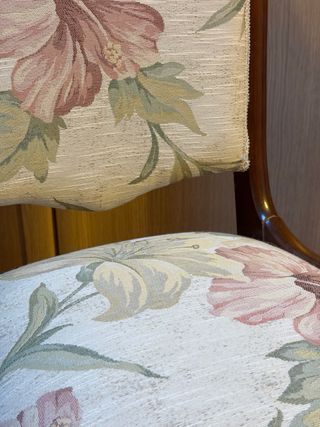 4 sillas de comedor con flores