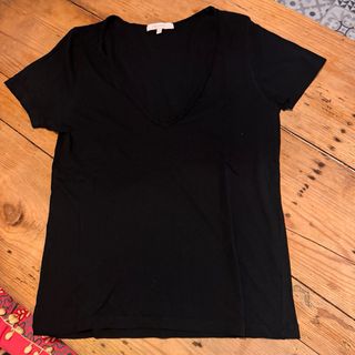 Camiseta Scalpers negra con detalle calavera