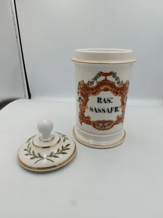 ALBARELO O TARRO DE FARMACIA RAS: SASSAFR: