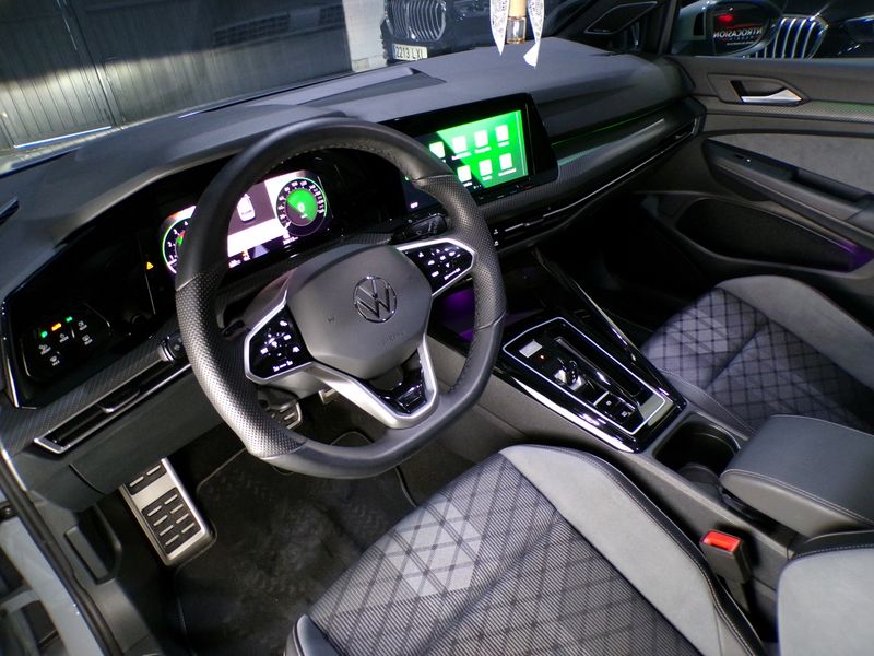 Volkswagen Golf 2024, foto 32