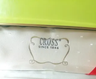 Bolígrafo CROSS 14K. Sin estrenar. Incluye cargas.