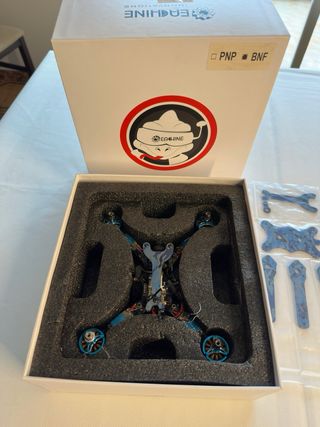Dron Carreras Eachine Wizard TS215 BNF
