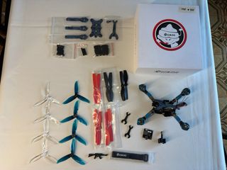 Dron Carreras Eachine Wizard TS215 BNF