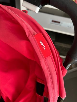 Cochecito Compacto QBIt Plus Rojo +accesorios