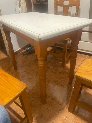Regalo Mesa de madera blanca y marrón
