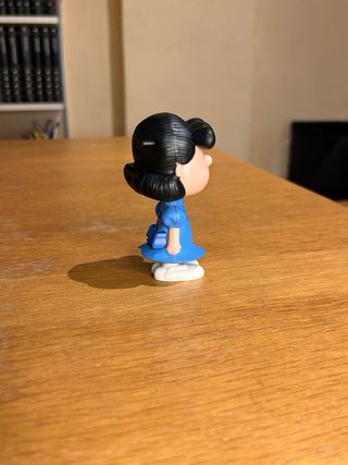 Figura Lucy van Pelt Peanuts.