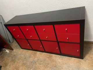 Estantería Kallax Negra y Roja