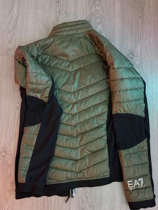 Chaqueta Emporio Armani verde y negra