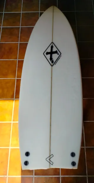 Mesa centro tabla surf madera