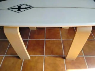Mesa centro tabla surf madera