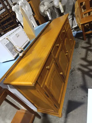 Aparador de madera maciza