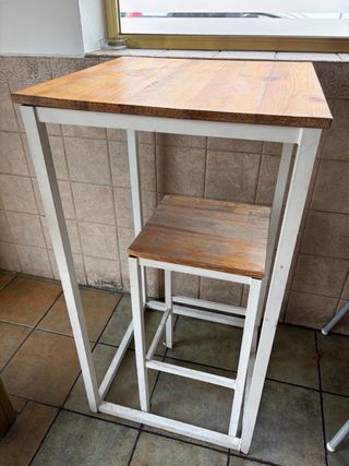 Mesa alta y 2 taburetes madera y metal