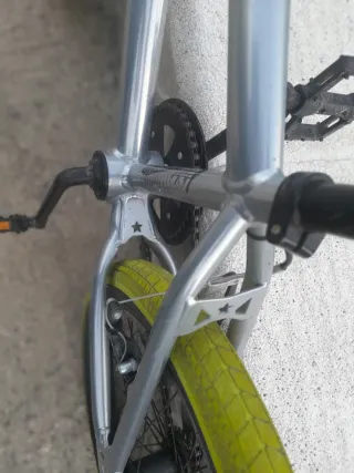 Bicicleta BMX Monti Gris Ruedas Amarillas