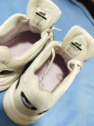 Zapatillas deportivas Avia grises y blancas