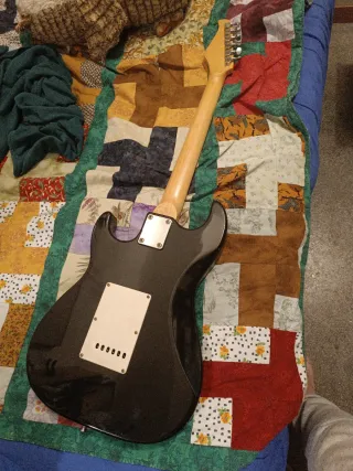 Guitarra Silverstone Vintage Negra