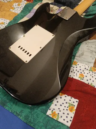 Guitarra Silverstone Vintage Negra