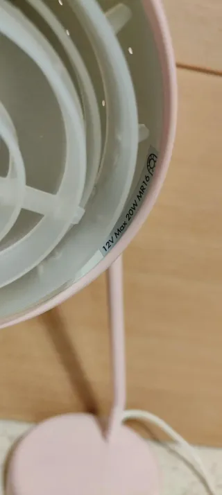 Lampada da scrivania rosa IKEA