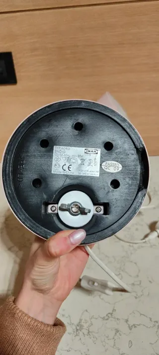 Lampada da scrivania rosa IKEA