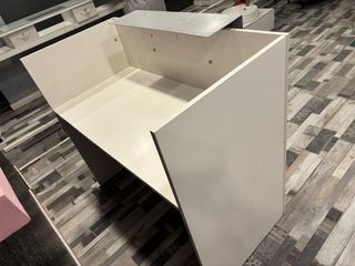 Mostrador Recepción Blanco y Plata