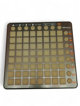 LAUNCHPAD NOVATION "S" + CAJA + CABLE