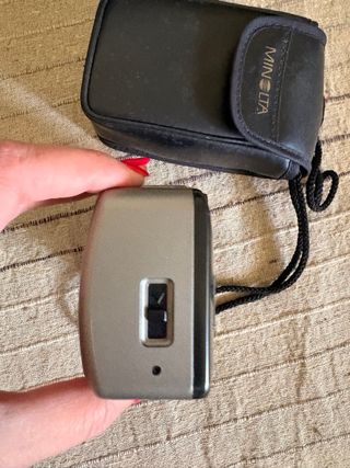 Cámara vintage Minolta AF-Big Finder con funda