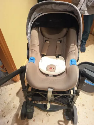 Carro de bebé Chicco con silla de coche