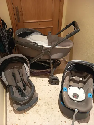 Carro de bebé Chicco con silla de coche