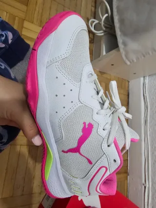 Zapatillas Puma Blancas y Rosas